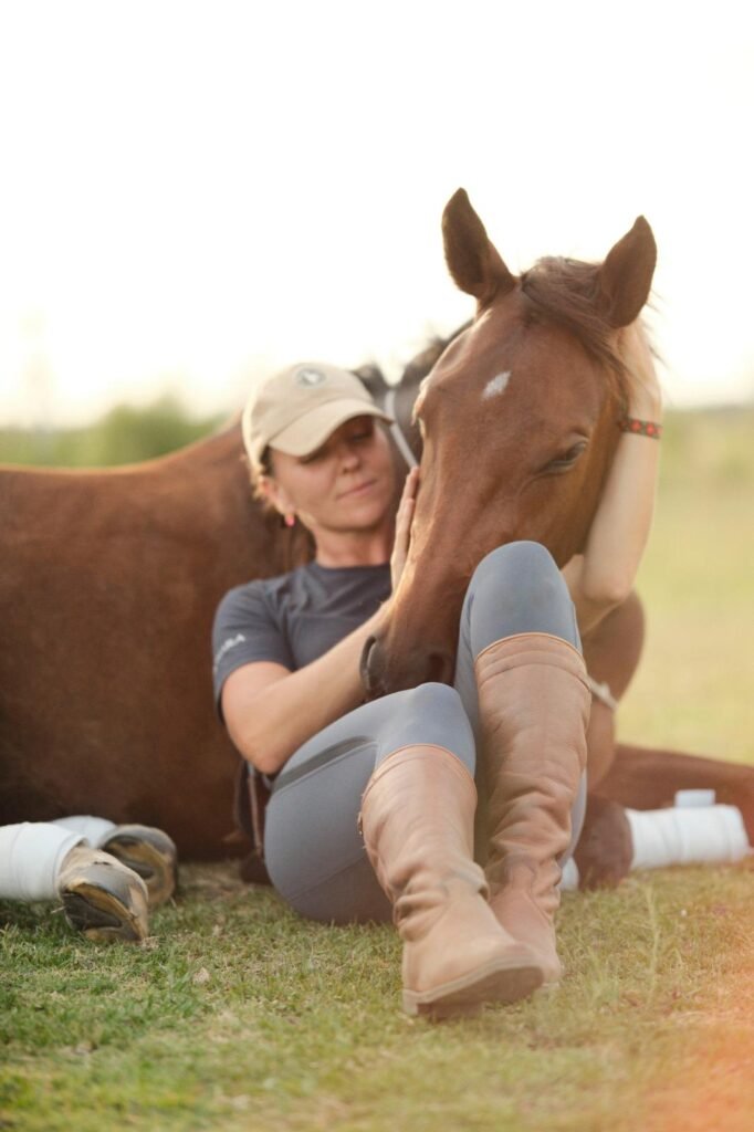 alwina murawski domadora de caballos profesional conectando con zafira su caballo